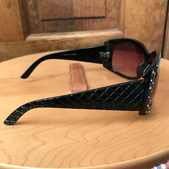 FINAL PRICE - Black w/Faux Diamonds Rectangular Sunglasses #18 - Picture 6 of 7